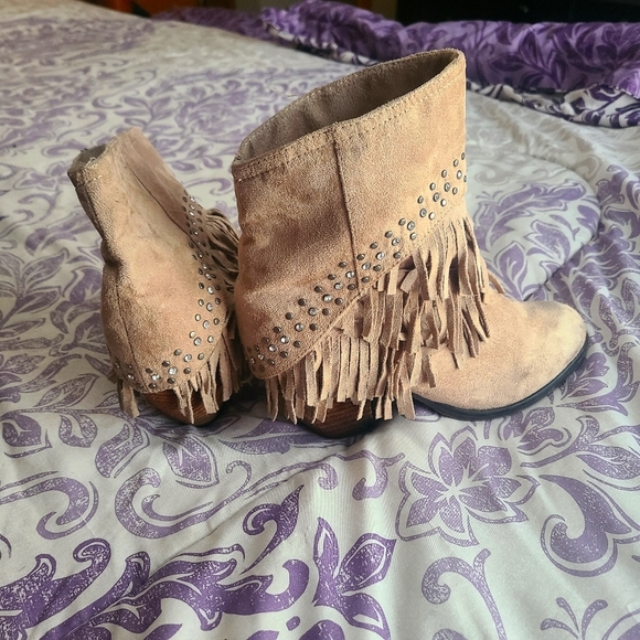 Not Rated Booties - Picture 1 of 6